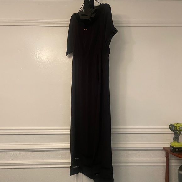 Ripe Maternity Cold Shoulder Maxi Dress 20th Anniversary Collection - Picture 5 of 8